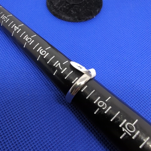 Stainless Steel ❤️Finger Ring 2mm Women Girl Couple Plain Wedding Band Sz 8 - Picture 5 of 6